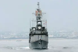 台最强战舰成“海上天堂”，偷饮寻欢，丢人丢大了图片