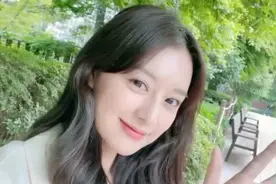 半年又接戏，离开爱情法的金智媛忽然勤奋，后浪太汹涌粉丝有福了图片