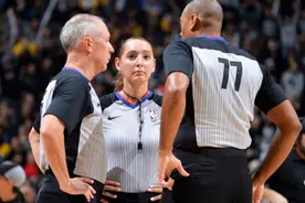 太养眼！最美女裁判33岁风韵犹存，东契奇狂撩，连魔兽都忍不住图片