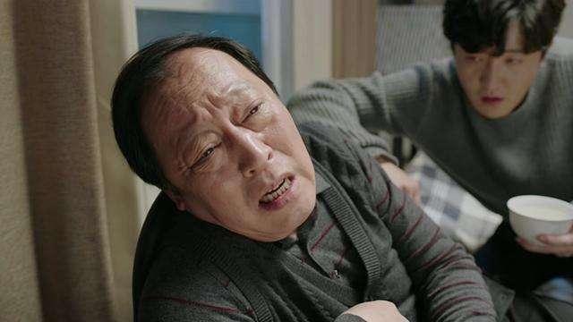 苏大强没了眼袋后料想不到撞脸吴彦祖 35年前剧照暴光面貌堪比小鲜肉