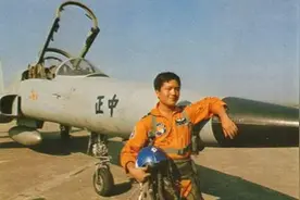 1981年，台湾一空军少校驾机投奔大陆，获奖金65万元图片
