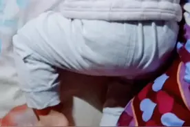 宝宝睡姿千奇百怪，但如果宝宝是这两种睡姿，就要谨防窒息风险图片
