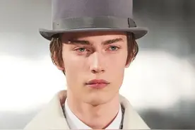 他们是时尚圈里的新血液，本月首次登上《VOGUE》杂志封面图片