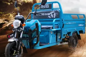 这2款电动三轮车，能爬坡载货，续航可达50公里图片
