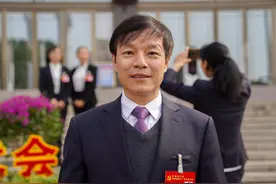 「党代表谈报告」贾文龙：四种河南精神让人振奋 三种精神已通过艺术手法搬到舞台上图片