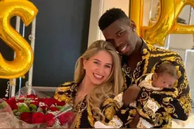 博格巴女友3年前视频泄露，疑似吸白色粉末，曾因此视频离开家乡图片