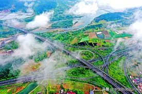 浙江仙居：高速公路 驶入“仙境”图片