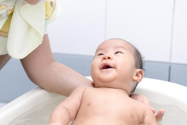 婴儿用按摩油还用身体乳吗