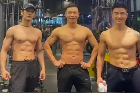 黄晓明健身图，瘦30斤线条真优越，但邓超这大长腿艳压其他人了图片