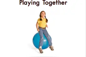 英语分级阅读绘本31：Playing together 边玩边读的世界读书日图片