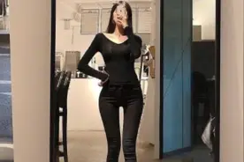 小说：我和村花每晚偷偷聊天，以为只自己睡不着，不料她因我失眠图片