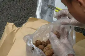 托马斯说警事：帮别人寄包裹要当心哟图片