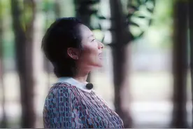 奥运冠军刘璇怀的是双胞胎？近照肚大如箩，自曝孕期挠到皮肤渗血图片