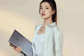 “相中”22岁美女学霸，董小姐这是在培养接班人还是找儿媳？图片