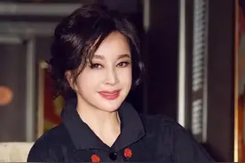刘晓庆为他离婚，掏空家产支持他的导演梦，为何姜文最终娶了周韵图片