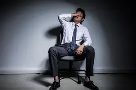 男生鼻毛为何会“窜”出来？鼻毛旺盛说明什么？看完涨知识了图片