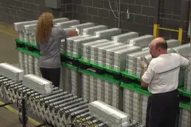 美元称霸世界100多年，如果美国开始疯狂印钱，会有什么后果？图片