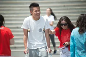 你做对了吗？正确拄拐“3、2、1”，专家助你早康复图片