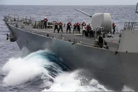 美国军舰穿越海峡，矛头直指中国，再次单枪匹马，解放军不惧威胁图片