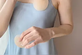 女生夏天的“小秘密”：胸贴太闷，无痕裤不隐形，你知道几个？图片