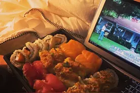 两个人的床上美食毒药图片