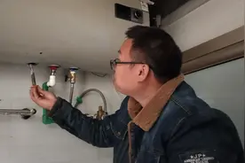 维修师傅差点把用户害死了 用户真的是命不该绝 热水器差点大爆炸图片