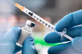 打完“新冠疫苗”，有的人胳膊疼，有的人却没感觉，这是为什么？图片