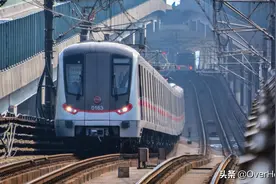 上海虽然紧挨着南通，但交通真的是极其不方便，高铁还需个把小时图片