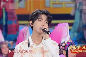 国庆晚会比美：杨颖李沁绝美、热巴眉毛喜感，万茜的高原红太出戏图片