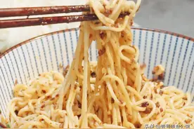 居家分享四川担担面的简单做法，筋道爽滑又美味，老少皆宜的美食图片
