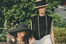 三木母女又穿“亲子装”，简约的秋日搭配好养眼，每一套都心动图片