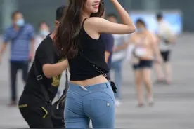 小说：我是瞎子，美女邻居向我炫耀：我脸天生就滑，摸摸，纯天然图片