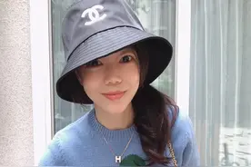 今天的时尚，防晒帽子Must！黑色帽子 @chanelofficial 百搭图片