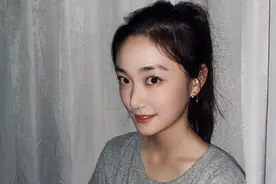 孙俪妹妹入学北电后首晒照！衣着朴素无明星架子，舍友身份引猜测图片