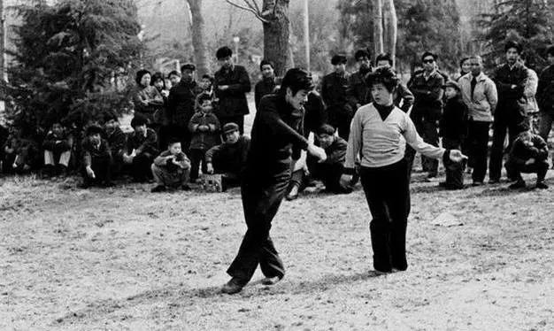 欧阳娜娜穿保暖内衣是时尚单品，我穿就成南极人？