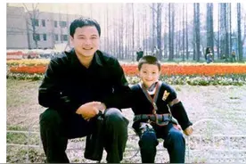 黄子韬父亲去世，那个为“傻儿子”奋尽全力的爸爸走了图片