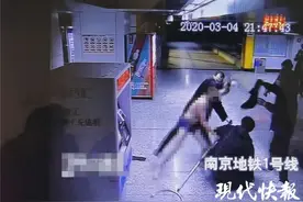 我脱光了给你们查，你看我美不美？拘图片