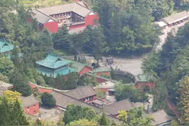冠压五岳，湖北最贵景区，现在免门票，那里的道士道姑俊美又冷傲图片