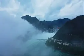 震撼！新中国第一座大型水电站浙江新安江水电站泄洪现场图片