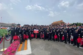 巾帼不让须眉 这个女警不一般图片