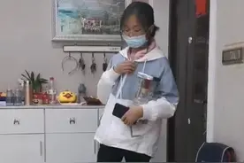 爸爸让女儿帮忙买酒，女儿买回后宝爸瞪大双眼，是亲闺女无疑了图片