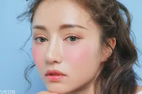 要去跟男朋友约会，如何化一个美美的约会妆？只需三招，一妆致胜图片
