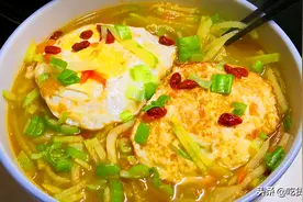 冬天多喝萝卜汤，加2样食材一起做，汤味浓郁味更香，上桌就抢光图片