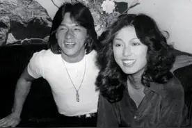 “功夫巨星”成龙的混乱情史图片