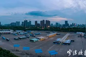 宁波21点后运营的夜间公交线已达70条，有些还添加了观光功能图片