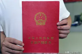 农村老人去世，子女非农户口，承包土地属于谁图片