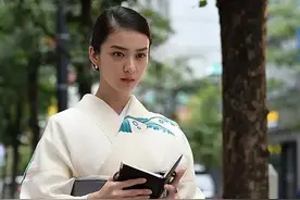 《黑色皮革手册》书评：野心成就了她，也毁灭了她图片
