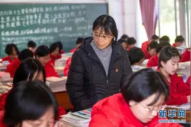 看哭了！这所学校的誓词太震撼：“我生来就是高山而非溪流”图片