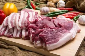 猪肉千万别用清水洗，不然越洗越脏！大厨教你这样做，干净还去腥图片