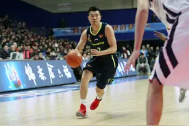曾经的CBA八冠王如今生活潇洒，他的接班人却让人倍感遗憾图片
